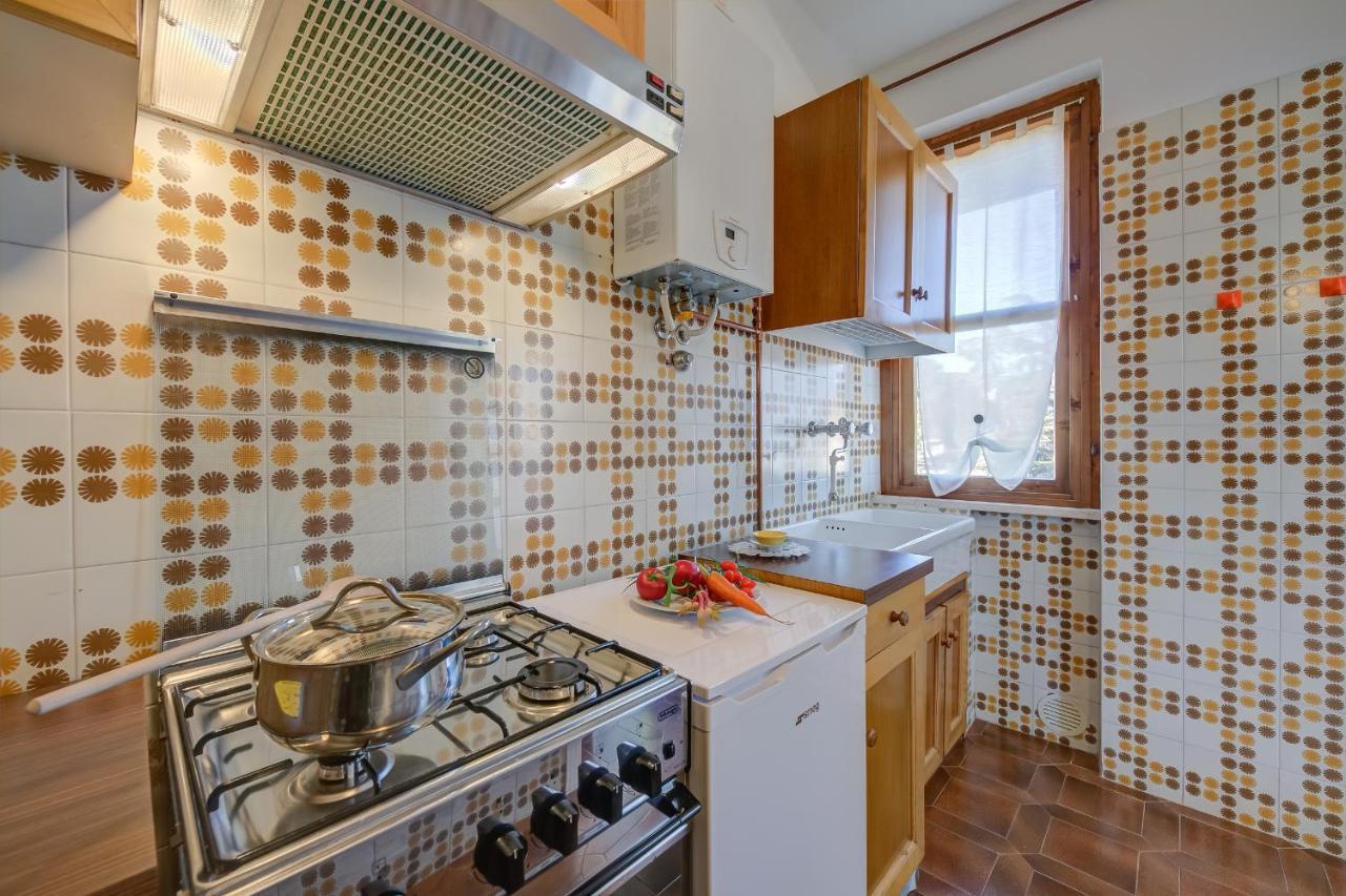 סירמיונה Villa Fiorita Apartments - Happy Rentals מראה חיצוני תמונה
