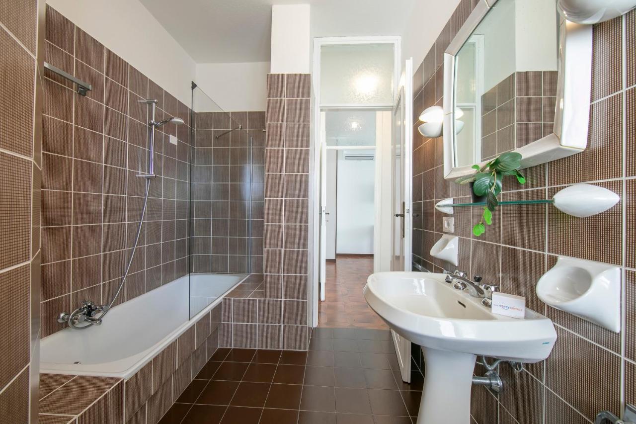 סירמיונה Villa Fiorita Apartments - Happy Rentals מראה חיצוני תמונה