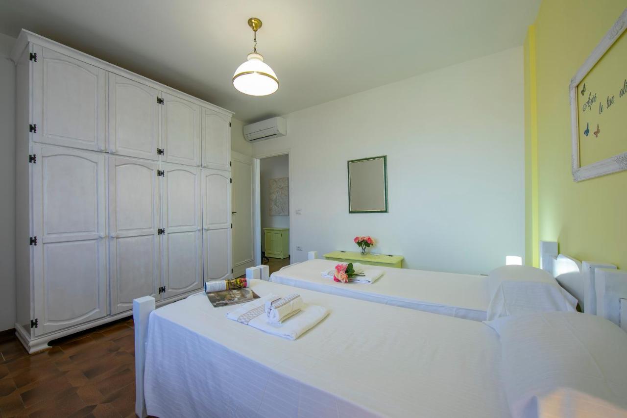 סירמיונה Villa Fiorita Apartments - Happy Rentals מראה חיצוני תמונה