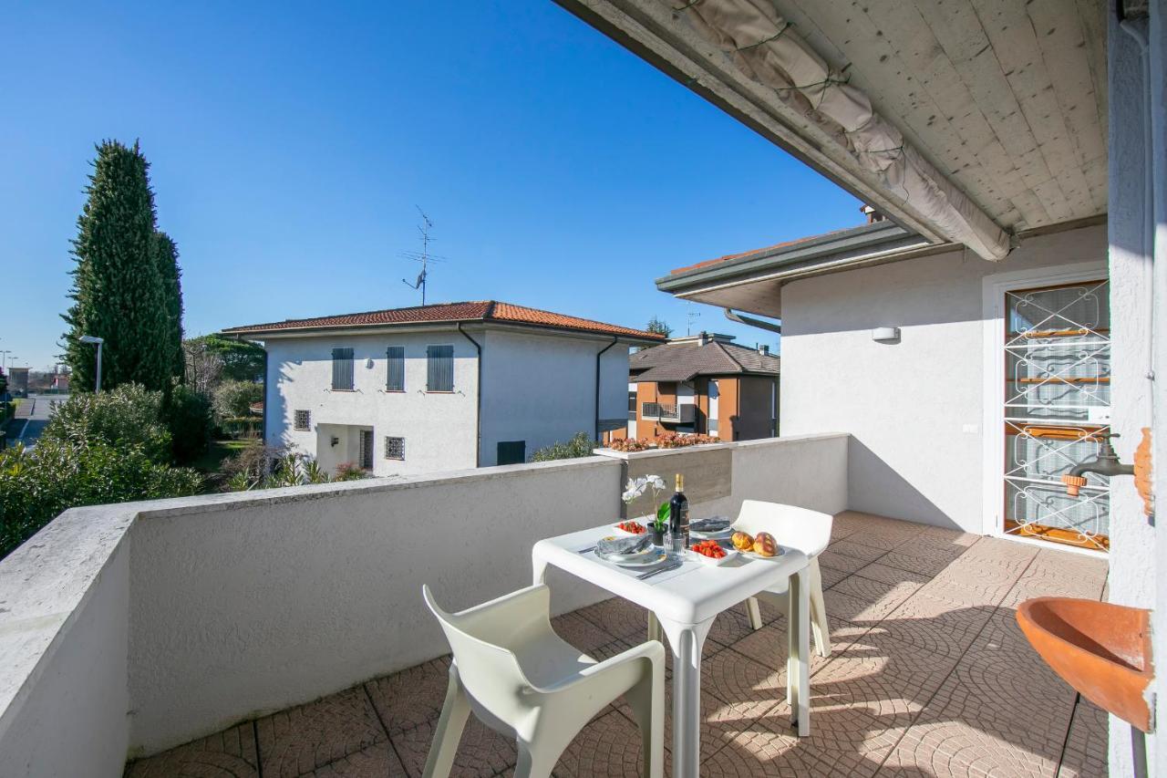 סירמיונה Villa Fiorita Apartments - Happy Rentals מראה חיצוני תמונה