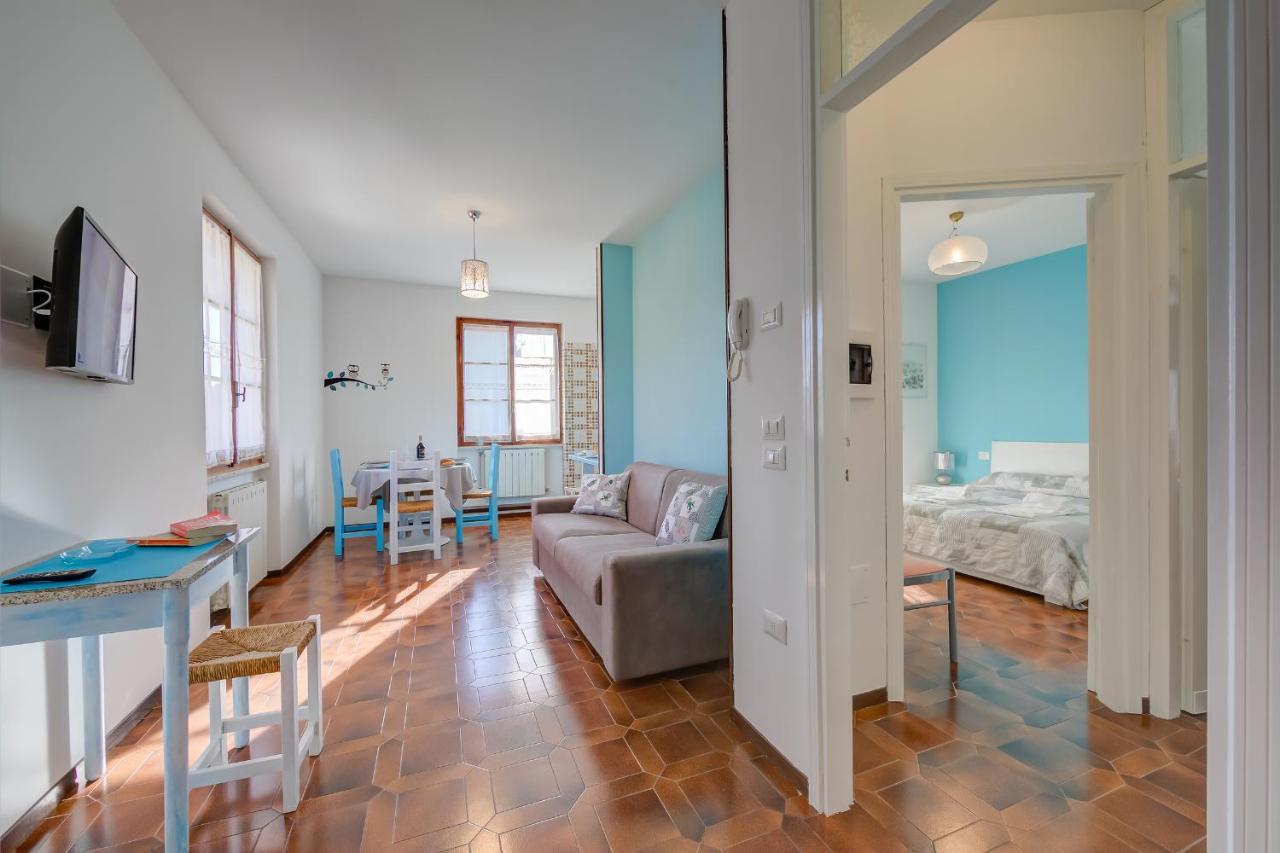 סירמיונה Villa Fiorita Apartments - Happy Rentals מראה חיצוני תמונה