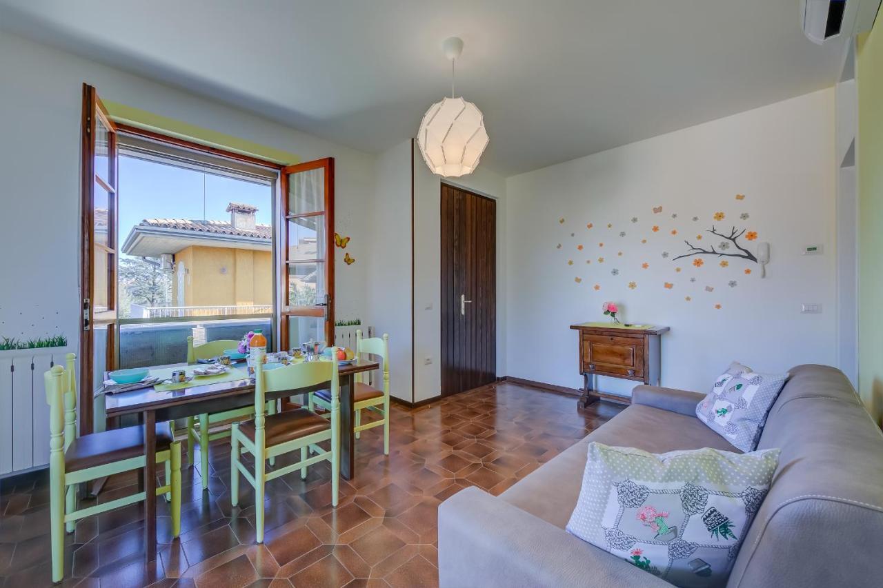 סירמיונה Villa Fiorita Apartments - Happy Rentals מראה חיצוני תמונה