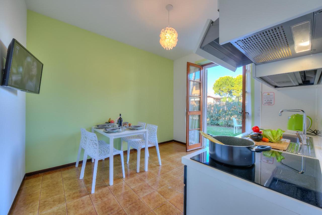 סירמיונה Villa Fiorita Apartments - Happy Rentals מראה חיצוני תמונה