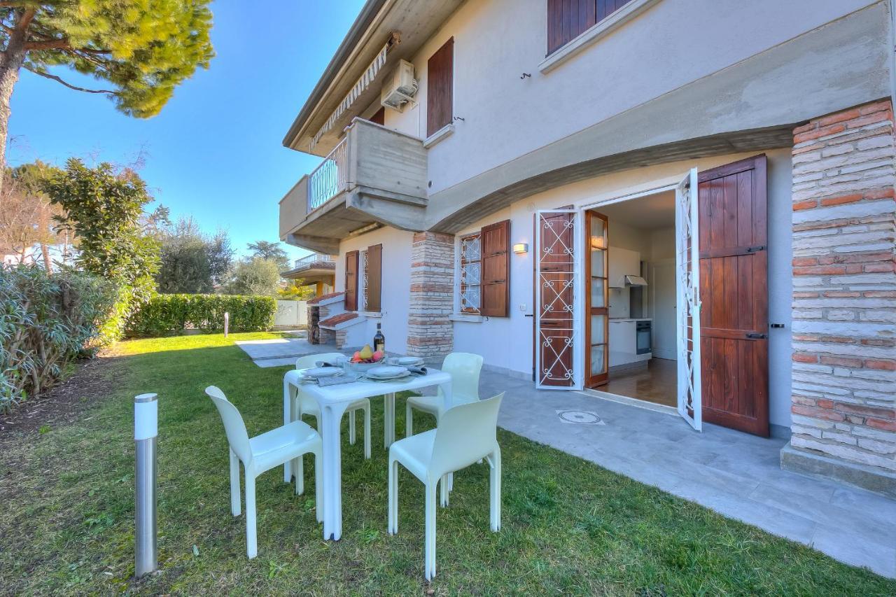 סירמיונה Villa Fiorita Apartments - Happy Rentals מראה חיצוני תמונה