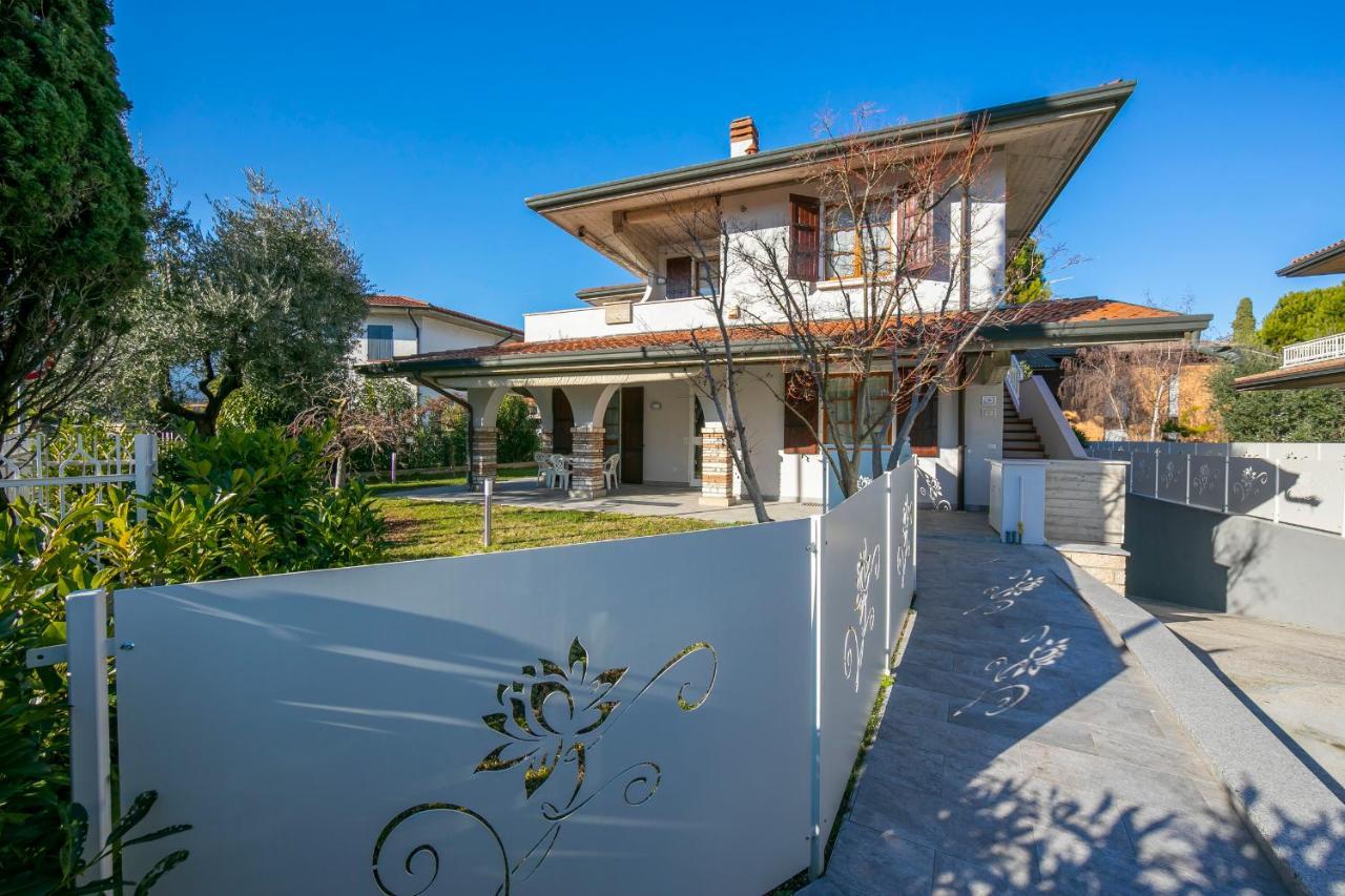סירמיונה Villa Fiorita Apartments - Happy Rentals מראה חיצוני תמונה