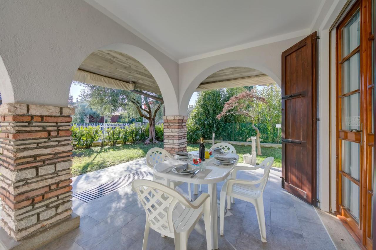 סירמיונה Villa Fiorita Apartments - Happy Rentals מראה חיצוני תמונה