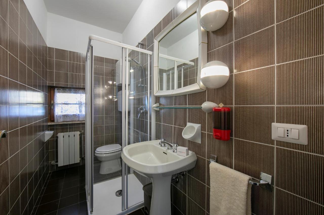 סירמיונה Villa Fiorita Apartments - Happy Rentals מראה חיצוני תמונה
