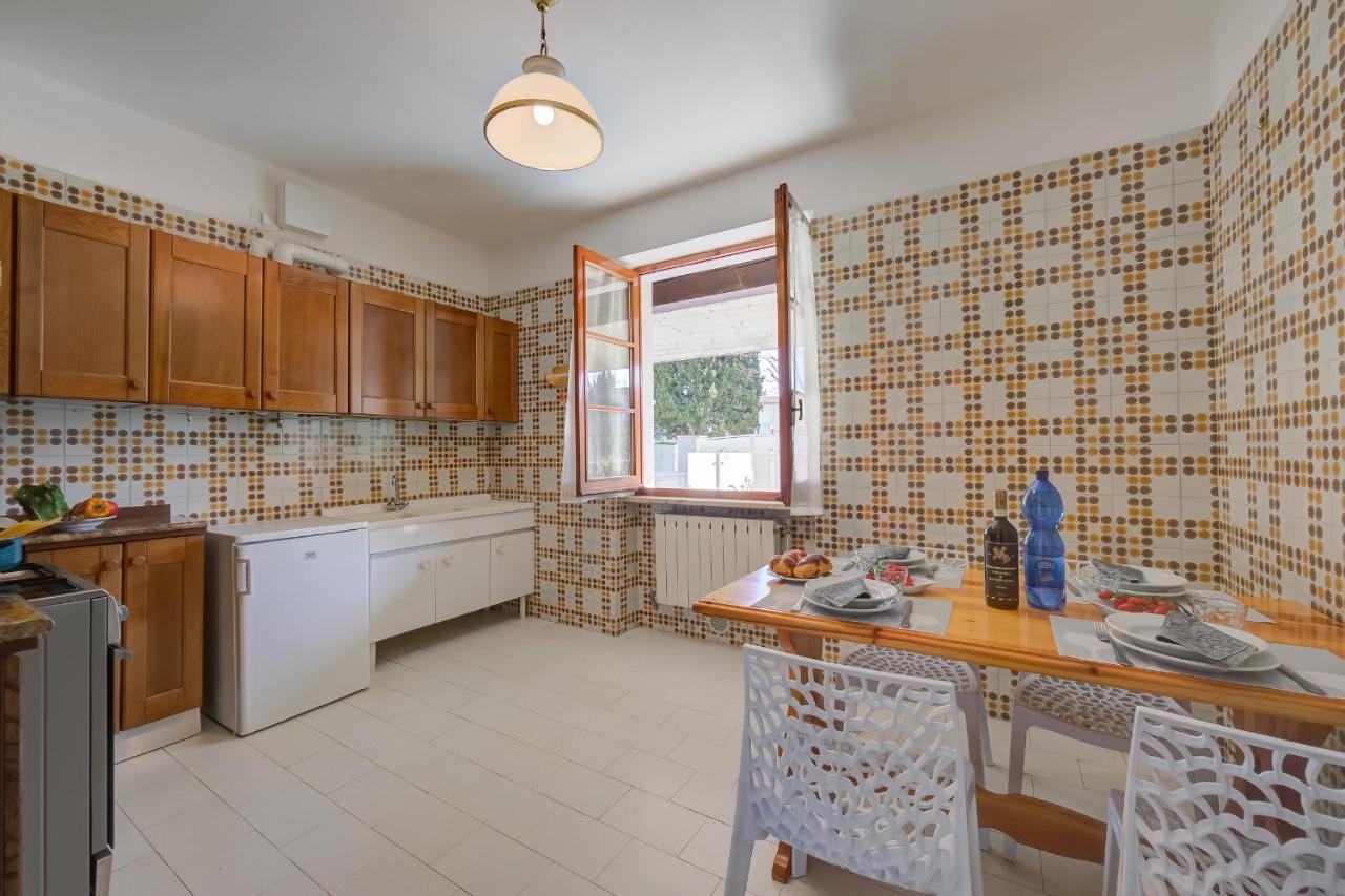 סירמיונה Villa Fiorita Apartments - Happy Rentals מראה חיצוני תמונה